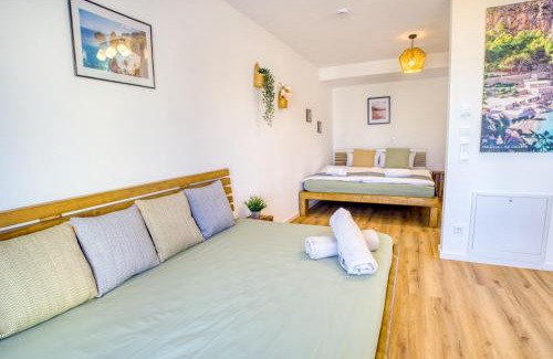 Scheyern Apartment | Design Apartment Bavaria - Küche, Smart-TV & Mehr