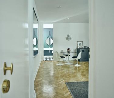 Altstadt-Nord Apartment | Design Apartments am Römerturm