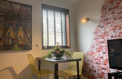 Municipality of Bunschoten Apartment | Design BB Bed&Bike holiday cottage Tiny Home in Spakenburg