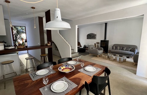 Pals House | DESIGN HOUSE, 200m from the Beaches and Commerce * WIFI *