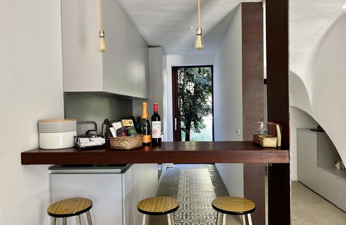 Pals House | DESIGN HOUSE, 200m from the Beaches and Commerce * WIFI *
