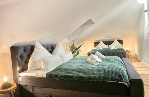 Lahr Apartment | Design-Penthouse I 90qm I Europapark 20 min I Boxspring I Nespresso I Parking