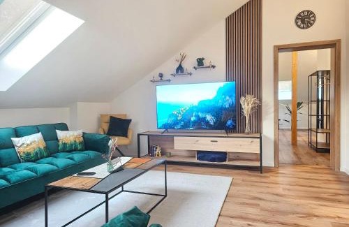 Lahr Apartment | Design-Penthouse I 90qm I Europapark 20 min I Boxspring I Nespresso I Parking