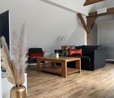 Menden-Holthausen Apartment | DESIGN-Studio CHURCH 46