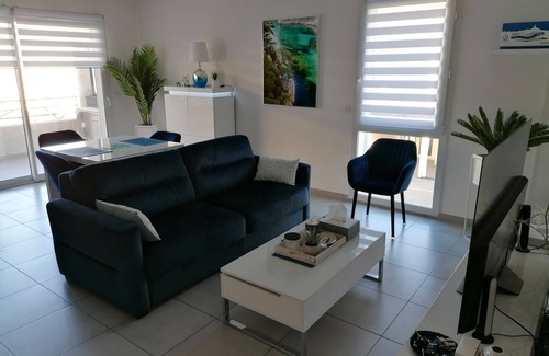 Roquefort-la-Bedoule Apartment | Design T3 61 m2