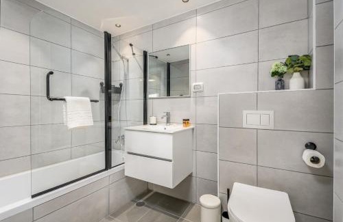 Kiryat HaLeom Apartment | Designed 2BDR&2Bth w Parking- mahne yehuda sea u jerusalem
