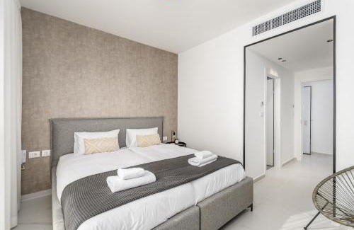 Kiryat HaLeom Apartment | Designed 2BDR&2Bth w Parking- mahne yehuda sea u jerusalem