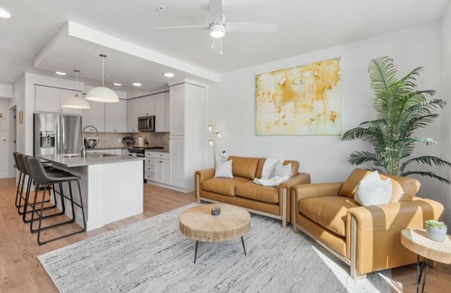 Downtown Salt Lake City Apartment | Designer 1BR with Pool and Htub