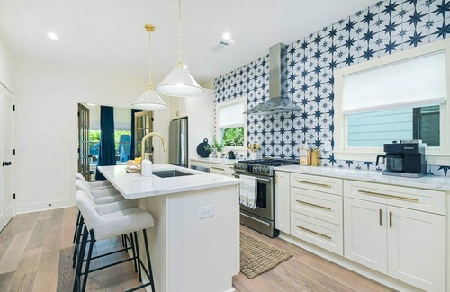 East Side House | Designer 2BR 2.5Bath getaway in the heart of Atlanta