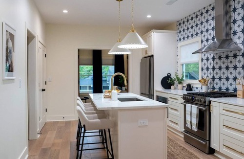 East Side House | Designer 2BR 2.5Bath getaway in the heart of Atlanta