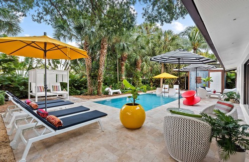 Riverside Park House | Designer 3BR "Tulum" Heated Salt Pool Villa by LasOlas,DRV PNK,Hard Rock, beach!