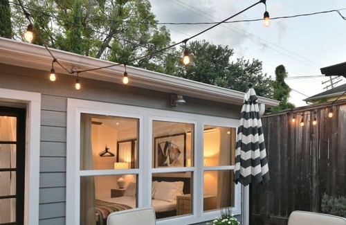 Neartown Cottage | Designer Cabana in Houston's Stylish Montrose Neighborhood
