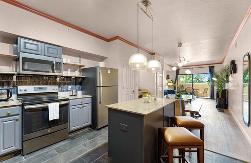 Florida Central Atlantic Coast Condo | Designer Corner Suite 3 Br/2Ba - Disney, Seaworld, Universal & Convention Center
