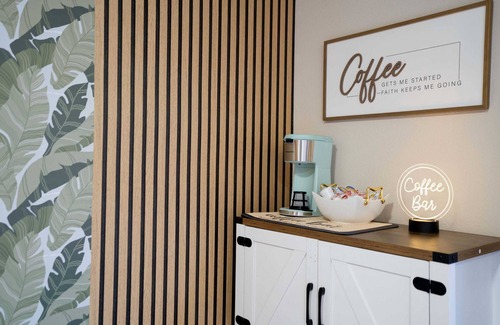 Edmonds Apartment | Designer Daylight Basement: Near Edmonds Downtown