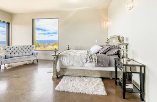 Santa Fe House | Designer desert stay on 45 acres with grand views, patio, soaking tub & W/D