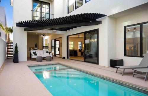 St. George House | Designer Digs home