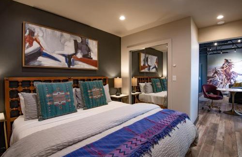Downtown Santa Fe Apartment | Designer Loft at the Santa Fe Plaza Spacious 520 Sq Ft, King Bed