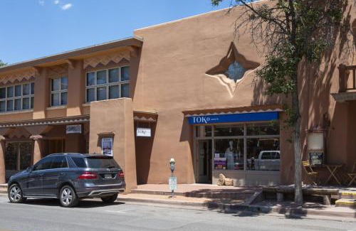 Downtown Santa Fe Apartment | Designer Loft at the Santa Fe Plaza Spacious 520 Sq Ft, King Bed