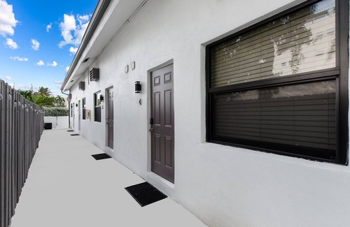 Hollywood Apartment | Designer Loft in Hollywood Beach Unit # 1
