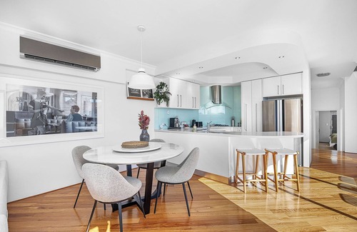 South Perth House | Designer Luxury 3BRD - Epic Views - South Perth