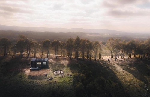 Moonambel House | Designer Off-Grid Cabin Retreat by Famous Startup - Frankie