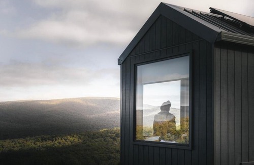 Moonambel House | Designer Off-Grid Cabin Retreat by Famous Startup - Frankie