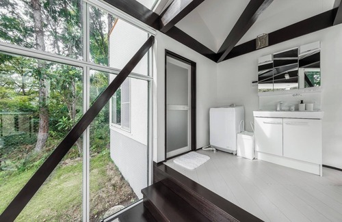 Ogi House | Designer private villa located in a quiet villa ar/Ito Shizuoka