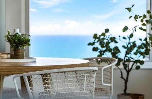 Surfers Paradise Apartment | Designer Rooms at Q1 resort - gclr