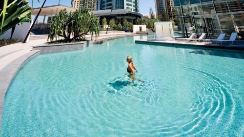 Surfers Paradise Apartment | Designer Rooms at Q1 resort - gclr