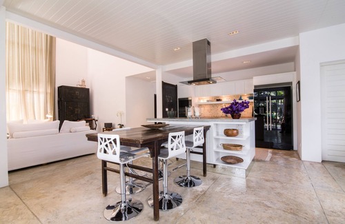 Hua Hin House | Designer's Dream Villa located within beachfront 5 star international Resort.