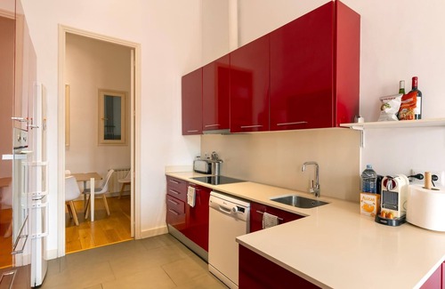 Dreta de l'Eixample Apartment | Designer's three bedroom apartment with terrace