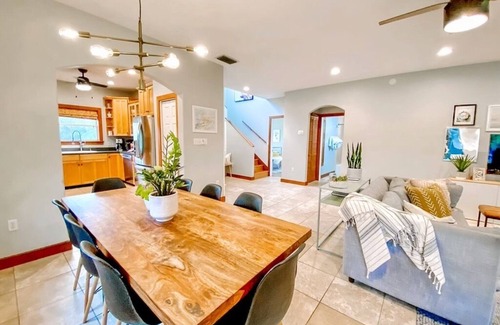Vilano Beach House | Designer's "Treehouse" just 4 Houses From the Beach!