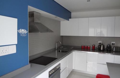 Camps Bay Apartment | Designer Studio Camps Bay