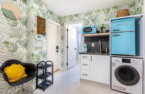 Burnaby Apartment | Designer Studio in BBY Heights!