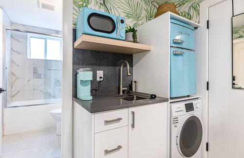 Burnaby Apartment | Designer Studio in BBY Heights!
