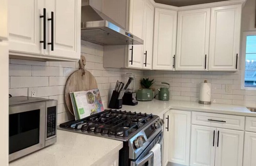 Los Angeles House | Designer Style Home Close to Rose Bowl Stadium