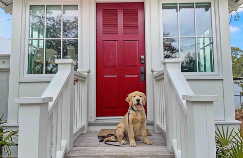 Seagrove Beach House | Designer "Tiny House" - Pet Friendly, 3 Min to Beach, Flexible Summer Stays!