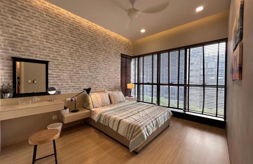Petaling Jaya Apartment | Designer Touch Luxurious Stay with Infinity Pool