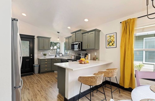 Northwest Boise City House | Designer townhouse: Boise, Eagle, trails, & BBQ!
