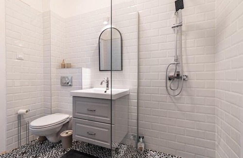 Erzsebetvaros Apartment | Designer Two Bedroom Apartment
