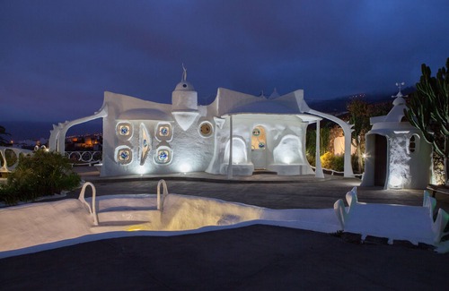 La Perdoma House | Designer Villa Cesar Manrique