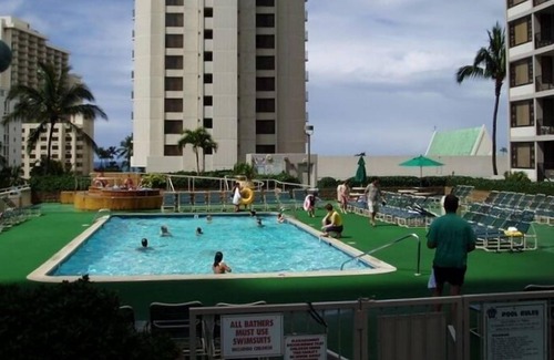 Waikiki Condo | Desirable Corner Unit - Ocean View- Free Parking and Wi-fi