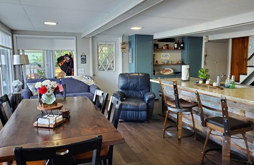 Town of Jerusalem House | Desirable East Bluff Drive Location Great for Families!