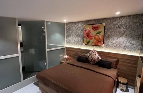 Safdarjung Enclave Hotel | Desire Stay