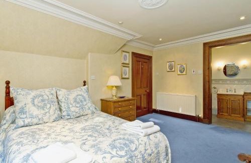Lumphanan House | Dess Lodge