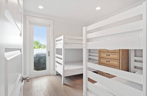 Miramar Beach House | Destin Delight by AvantStay | Majestic Home Near Beach~Pets Ok~Community Pool