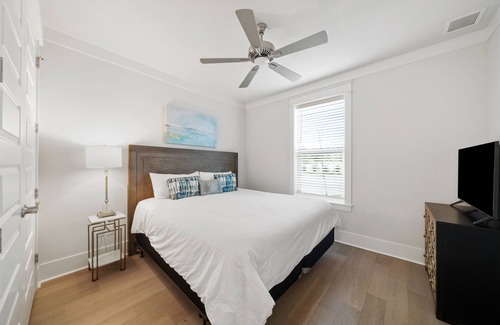 Miramar Beach House | Destin Delight by AvantStay | Majestic Home Near Beach~Pets Ok~Community Pool