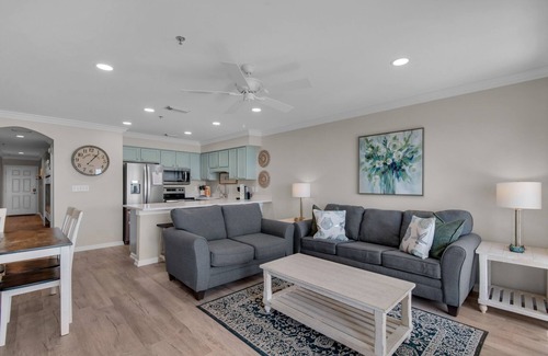 Miramar Beach Condo | Destin, FL 1 bedroom BEACHFRONT condo with POOL & free beach service
