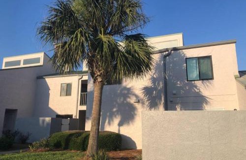 Holiday Isle House | Destin Ocean Oasis