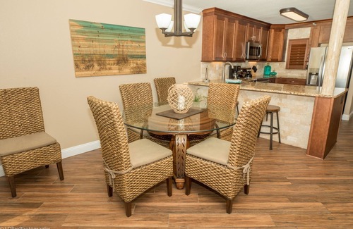 Holiday Isle Condo | Destin on the Gulf 704 |Gulf View Condo w/Pool + Free Beach Service
